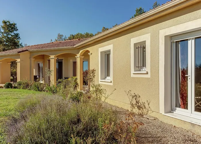 Villa In With Pool & Nearby *