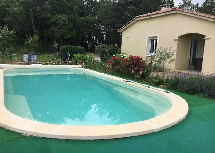 In With Pool & Nearby Villa