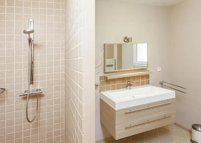 Villa In With Pool & Nearby Cazals (Lot)