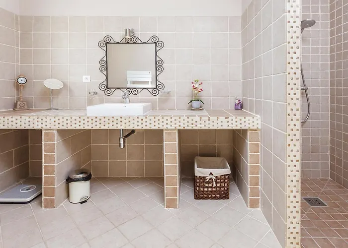 In With Pool & Nearby Cazals (Lot)