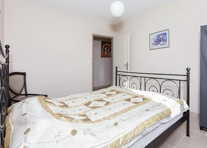 In With Pool & Nearby Cazals (Lot)