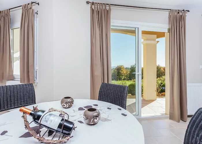 In With Pool & Nearby Cazals (Lot)