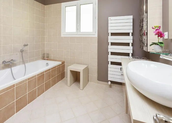 In With Pool & Nearby Villa Cazals (Lot)